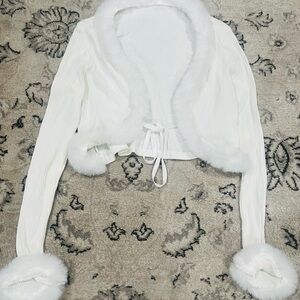 White bolero with faux fur